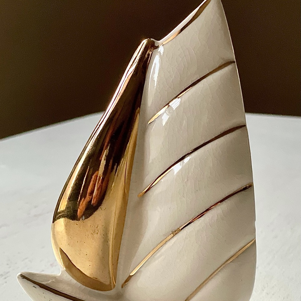 Vintage 50s 60s Sailboat Ceramic Flower Floral Pottery Wall Pocket Planter Vase
